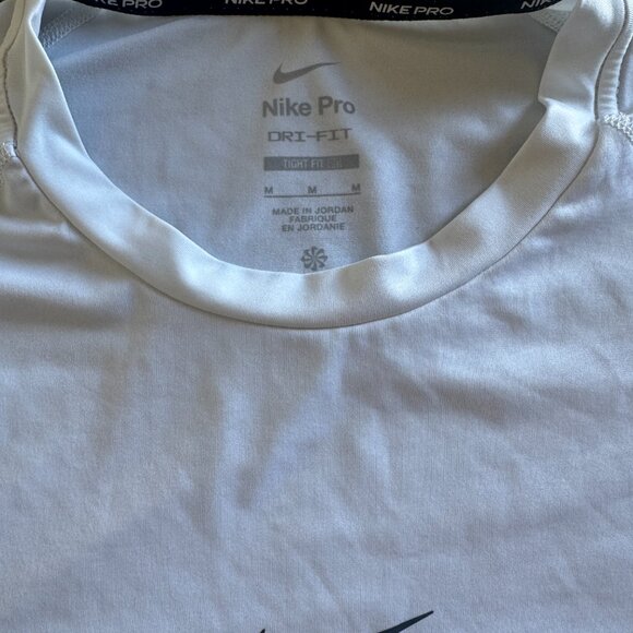 Nike Pro Mens Dry fit shirt | White | Size Medium - Picture 2 of 4